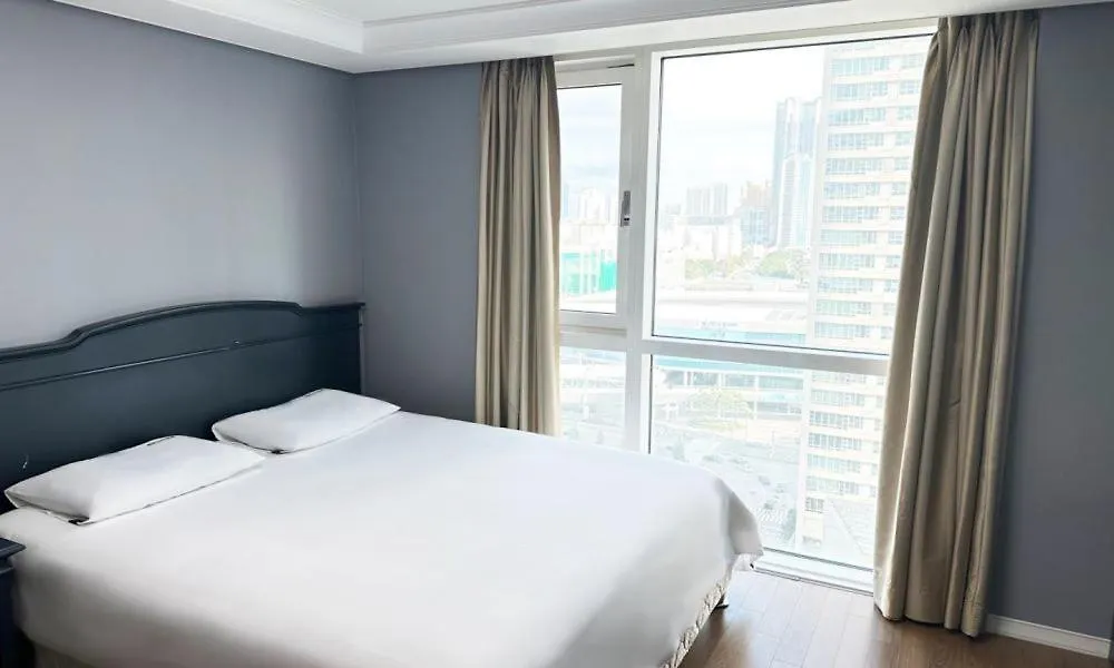 Centum City Hotel Busan 3*,